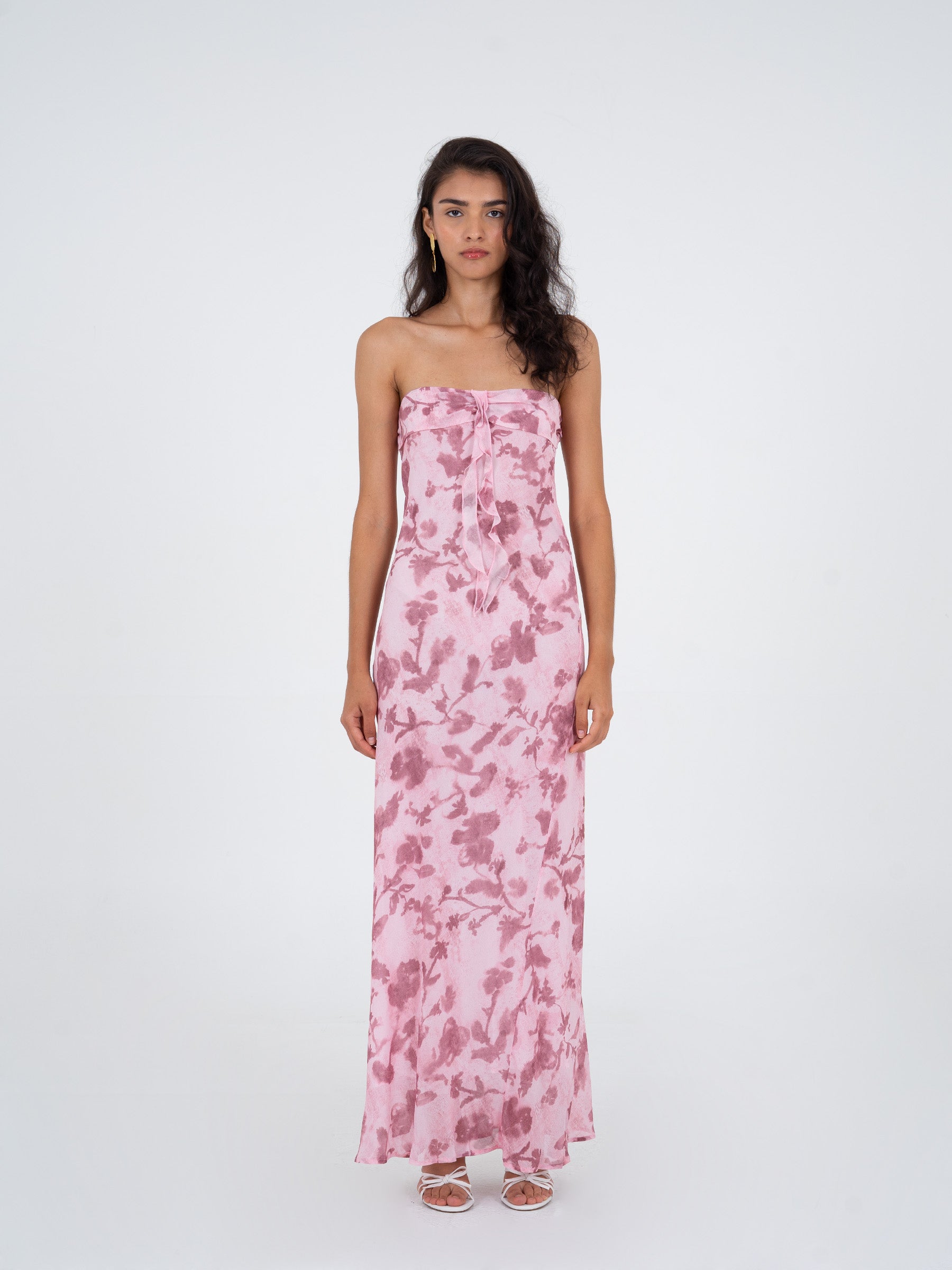 Elegant pink floral strapless maxi dress | CARMEN SAYS Elegant pink floral strapless maxi dress | CARMEN SAYS