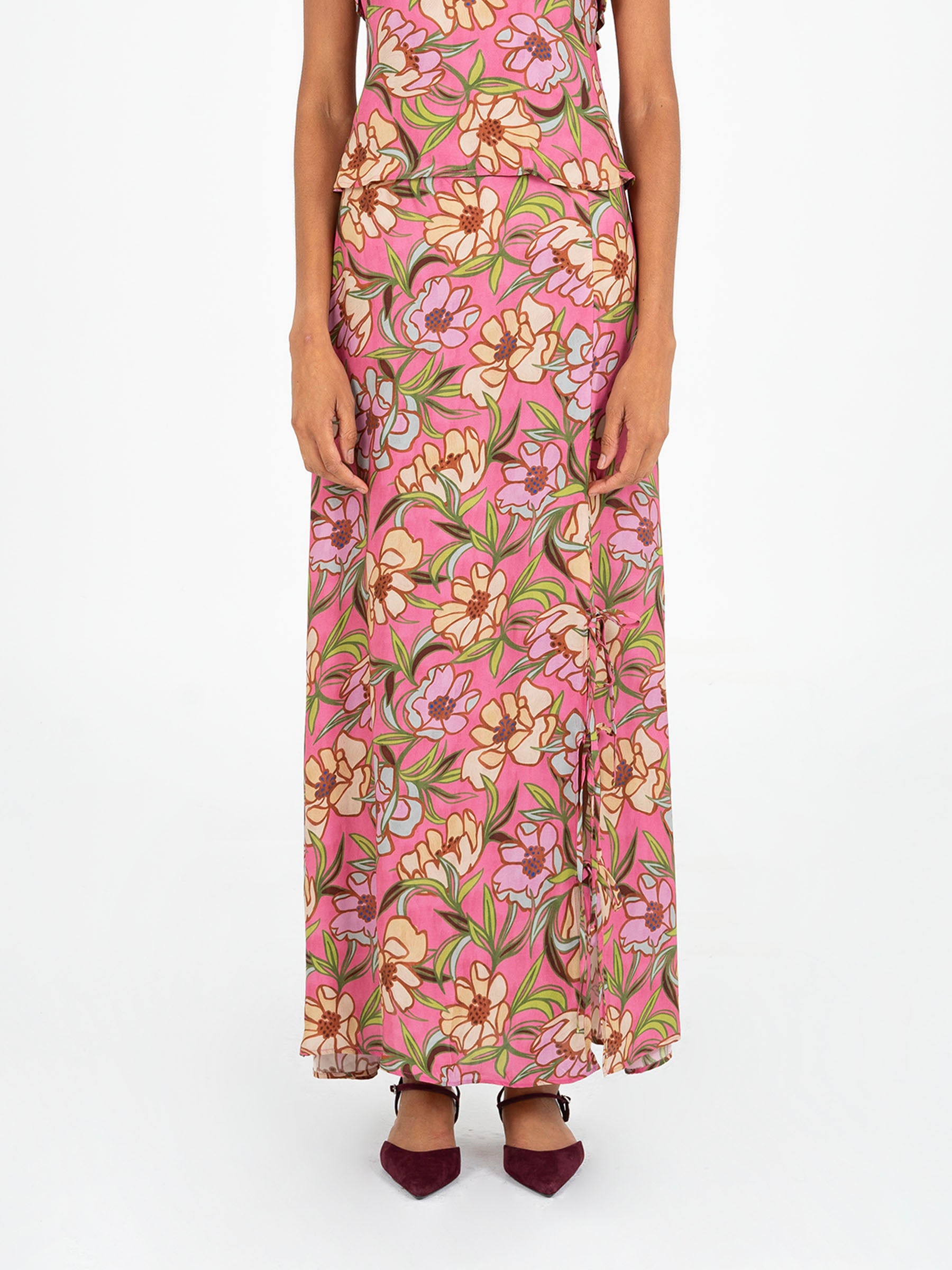 Pink floral print maxi skirt with side slit | Carmen Says