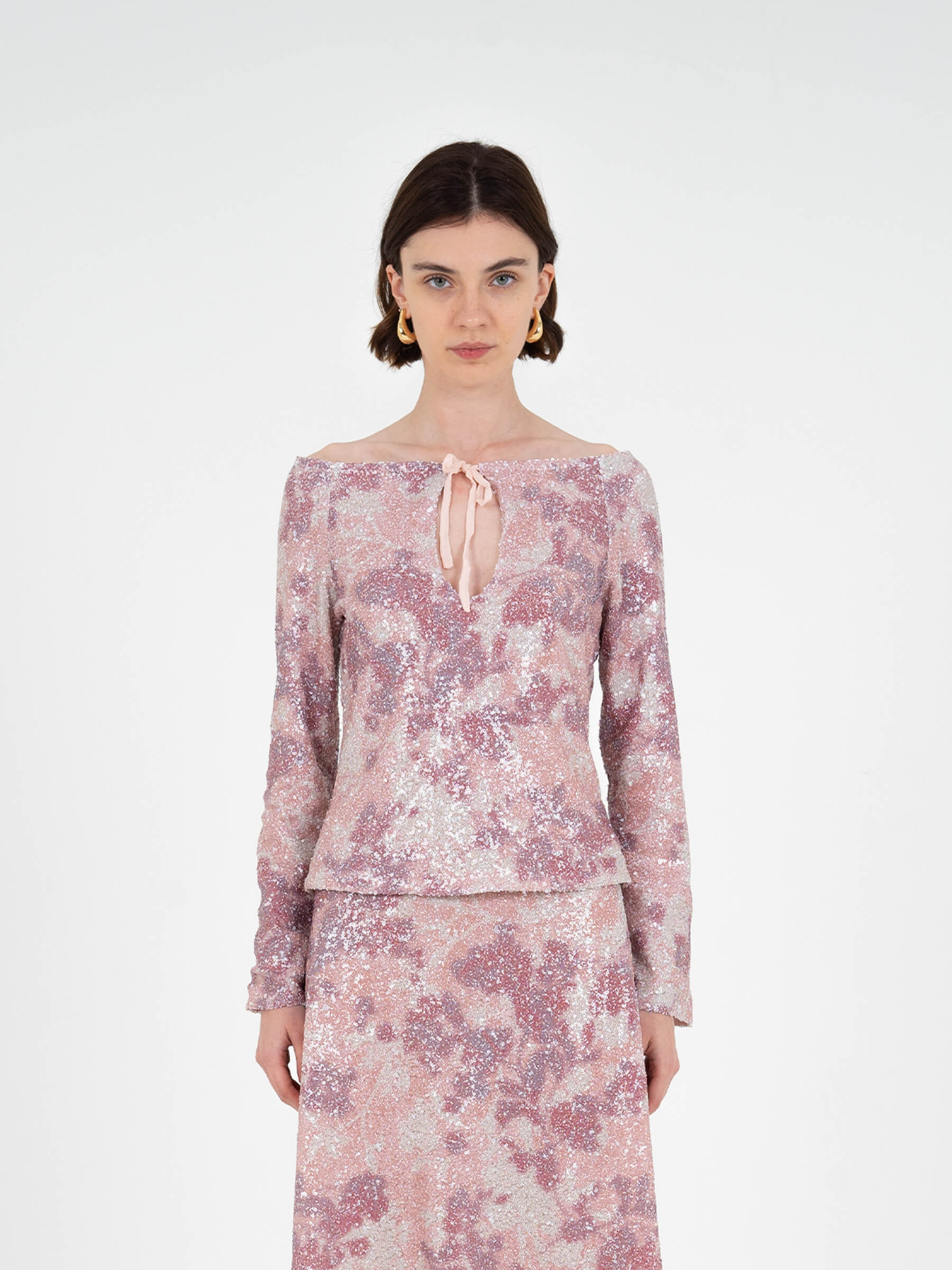 Pink sequin print top with a boat neckline | CARMEN SAYS
