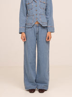 Completa tu look con Flash Denim Wide Leg Denim Pants
