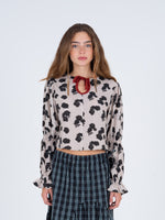 Completa tu look con Echo Floral Printed Blouse