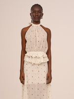 Completa tu look con Lumea Floral Print Ruffle Halter Top