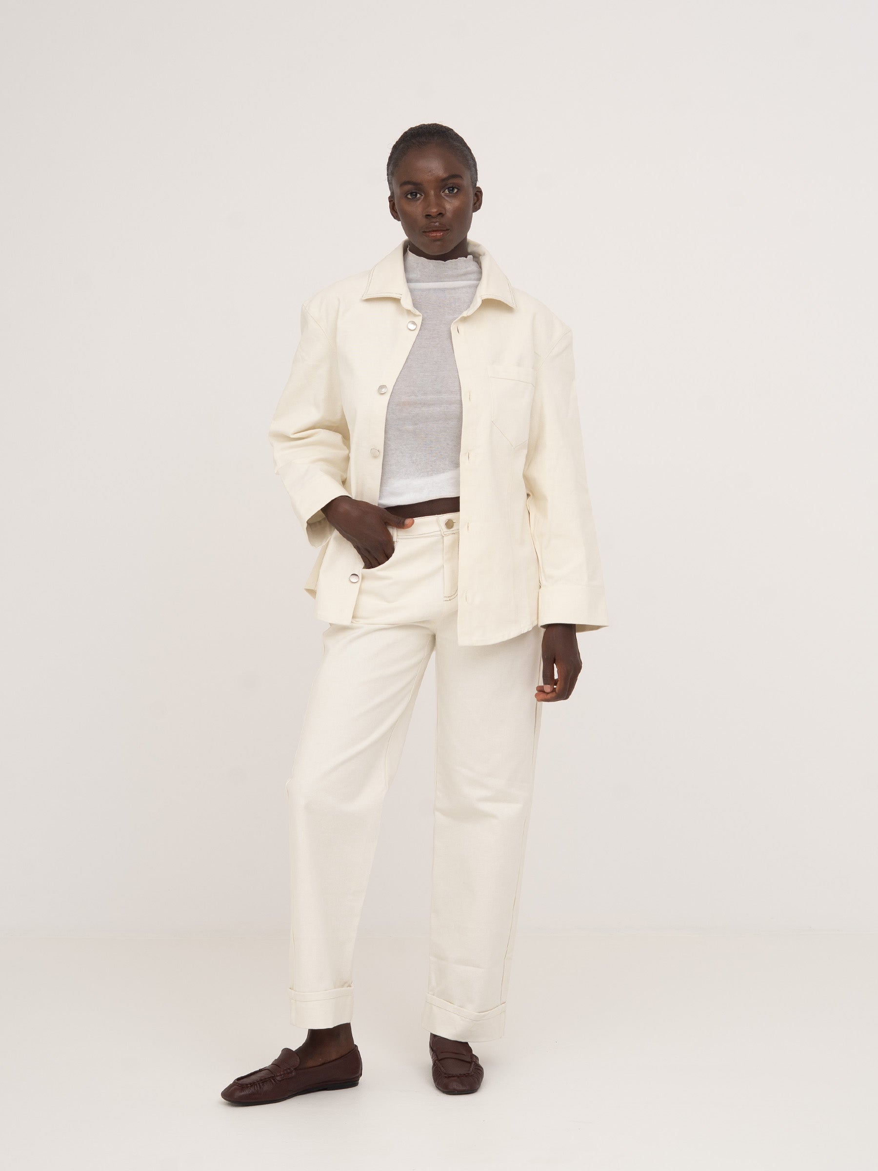 Cream denim pants with contrast stitching | CARMEN SAYS Cream denim pants with contrast stitching | CARMEN SAYS