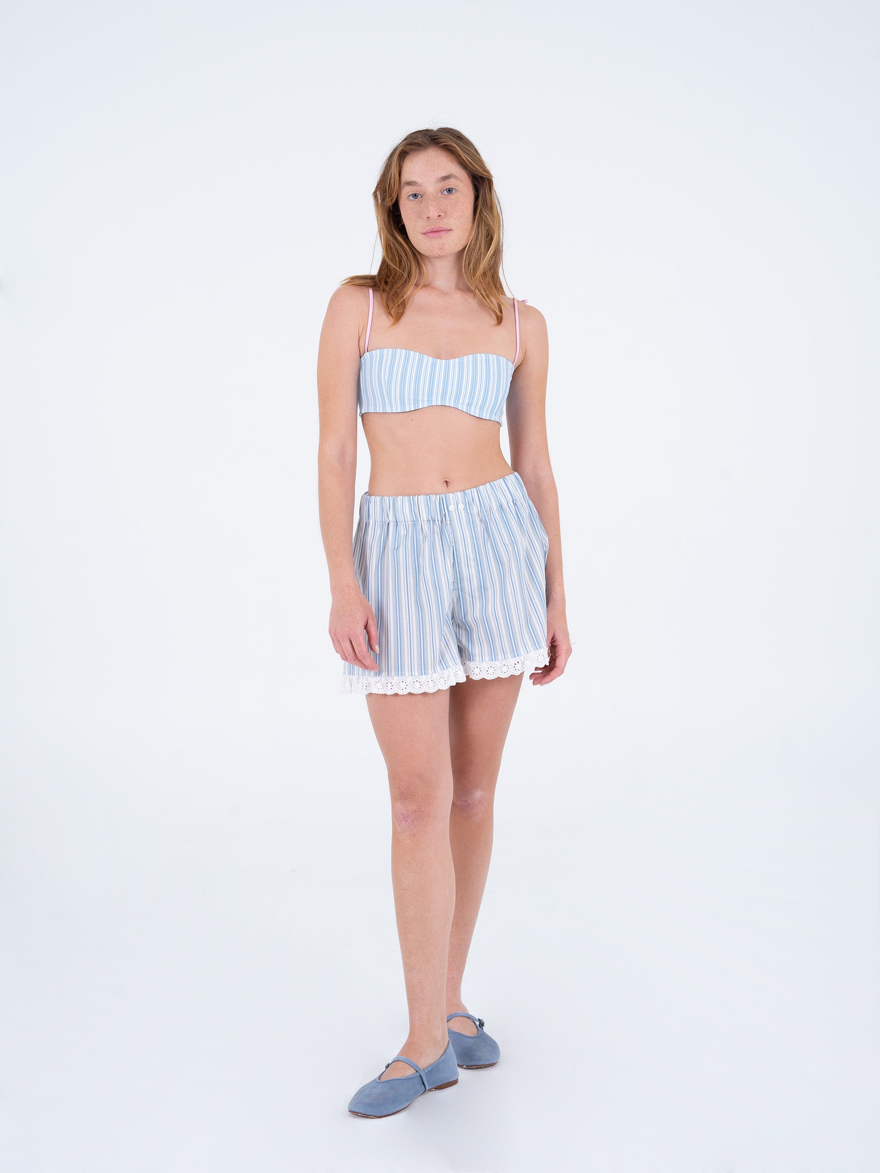 Aquatic Striped Print Shorts pantalones