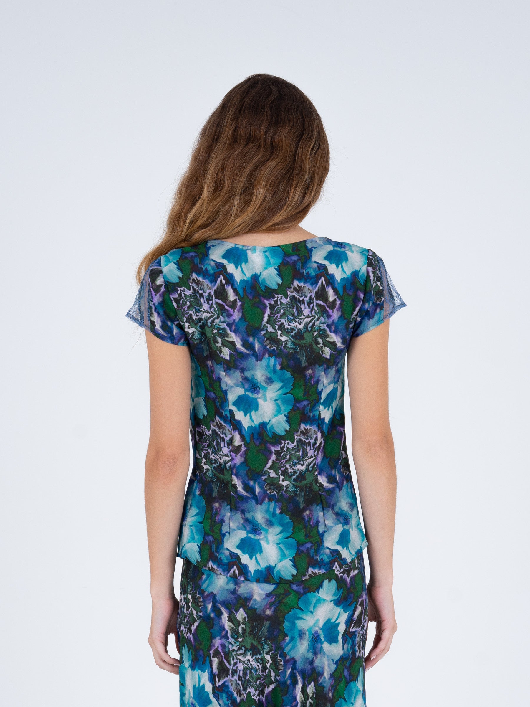 Blue Lotus Flower Print and Lace Top camisas y camisetas