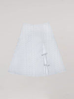 Completa tu look con Blue Lumora White Midi Skirt