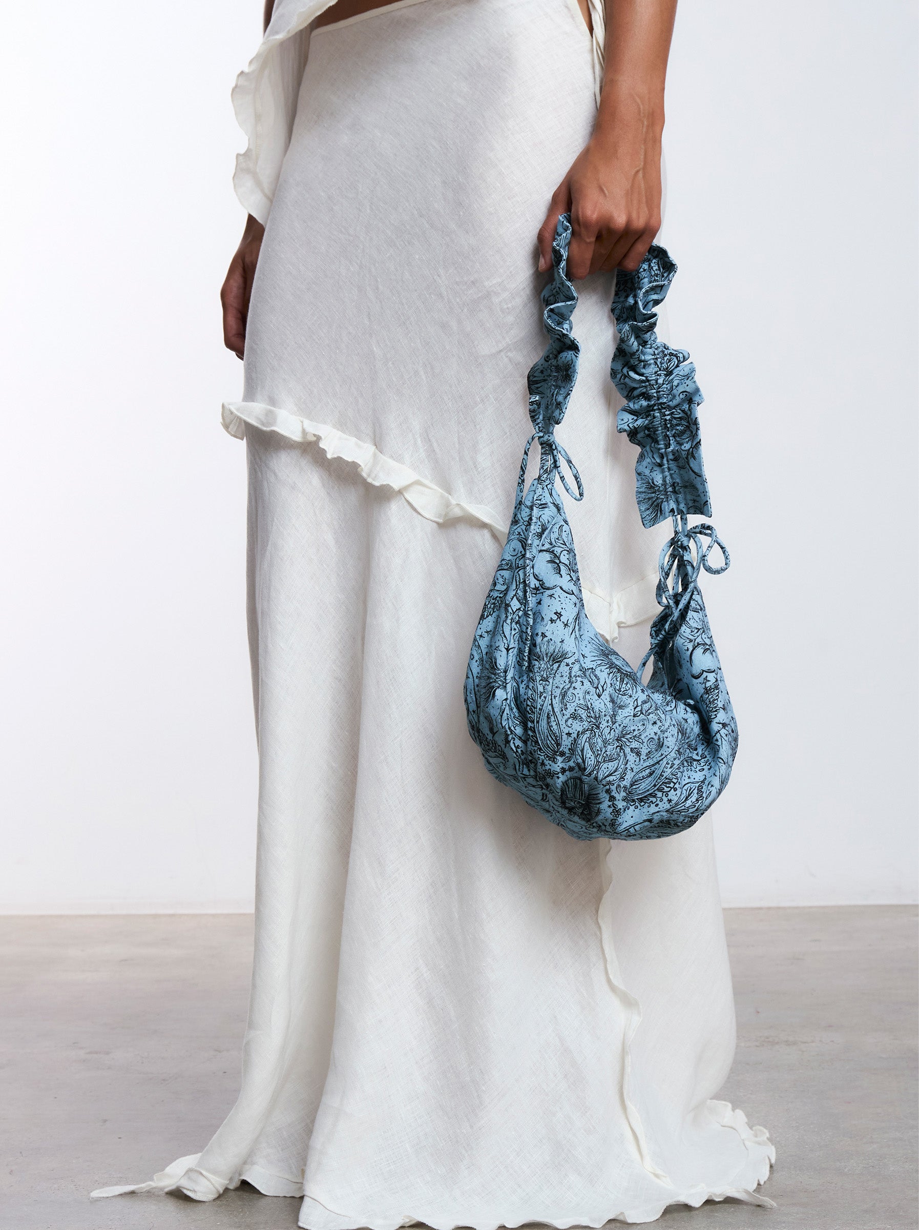 Blue Peony System-Printed Bag accesorios
