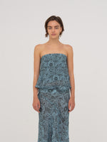 Completa tu look con Blue Peony System-Printed Top