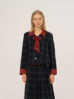 Completa tu look con Evermore Plaid Blue and Red Shirt 