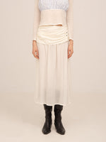 Completa tu look con Sidewalk White Midi Skirt