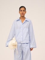 Completa tu look con Hunter Striped Blue Shirt