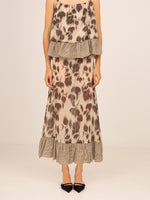 Completa tu look con Bouquet Brown Flower Print Midi Skirt