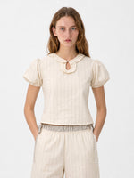 Completa tu look con Elm Echo Blouse