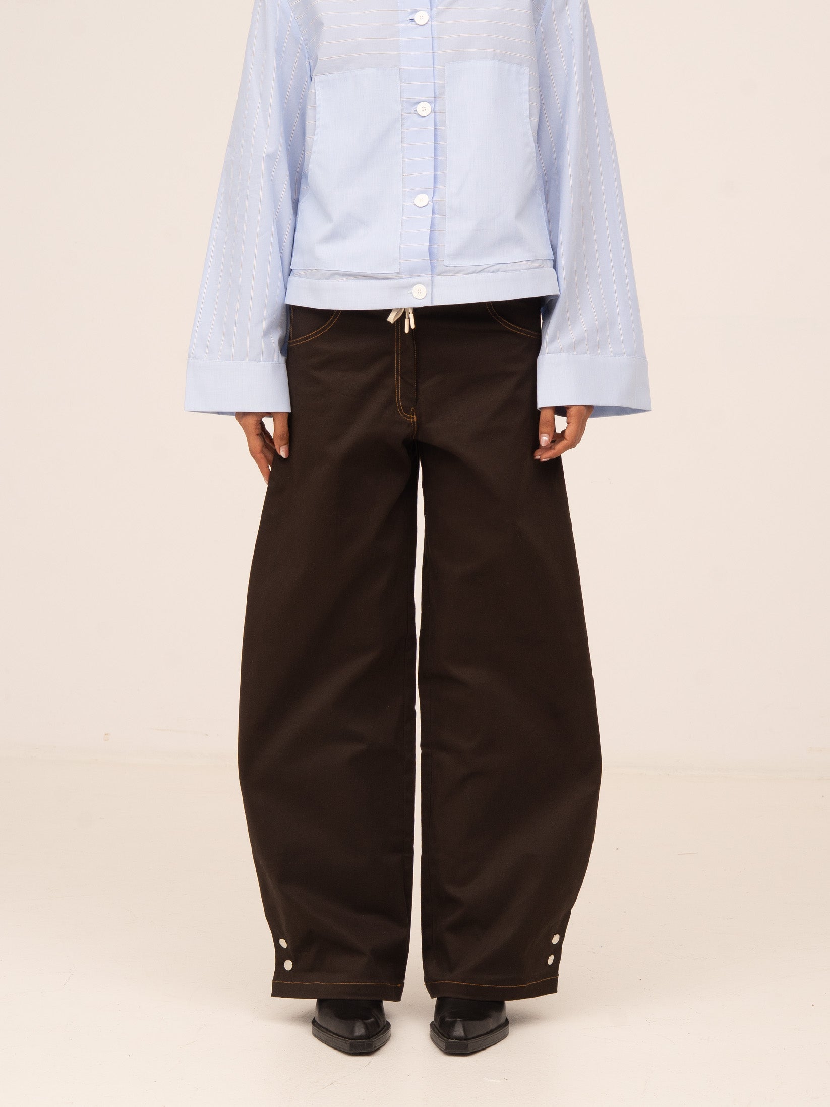Wide-Leg Brown Jeans with Snap Buttons | CARMEN SAYS