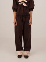 Completa tu look con Juggler Brown Polka Dot Pants