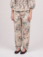 Completa tu look con Flower FOMO Floral Trousers