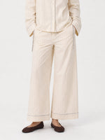 Completa tu look con Elm Striped Pants