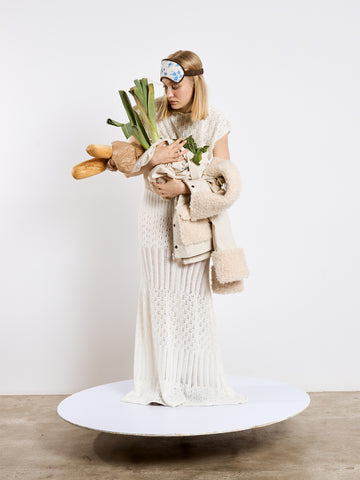 Long white knit dress with fitted waist | CARMEN SAYS Long white knit dress with fitted waist | CARMEN SAYS
