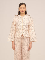 Completa tu look con Cream Polka Dot Fuji Jacket