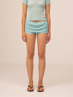 Completa tu look con Mist Aqua Lace Shorts