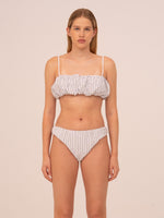 Completa tu look con Ocean Blue Striped Bikini Top
