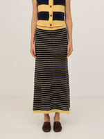 Completa tu look con Charm Striped Knit Maxi Skirt
