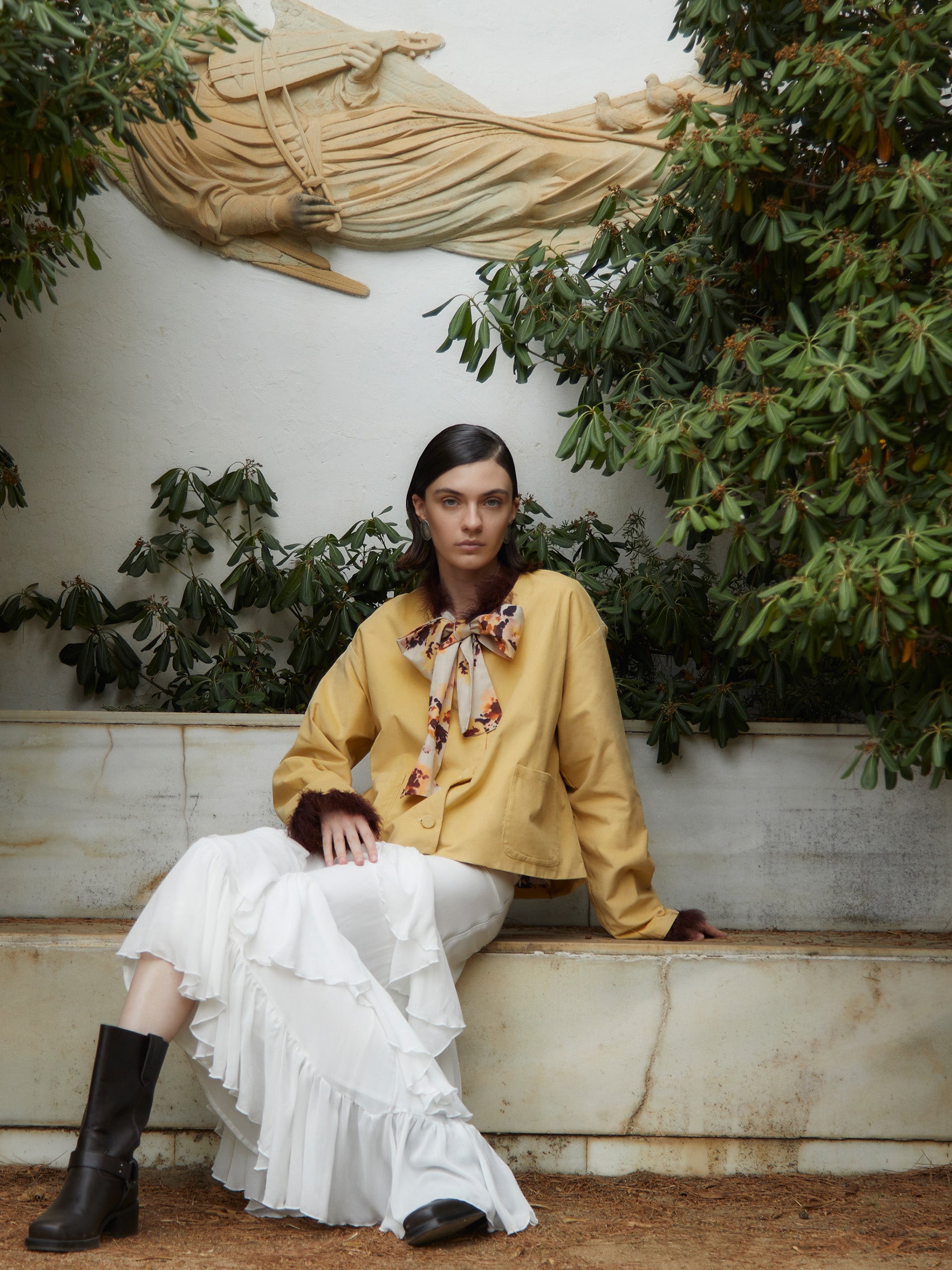 Dorée Mustard Feather Jacket chaqueta