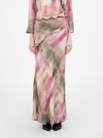 Completa tu look con Flame Print Skirt