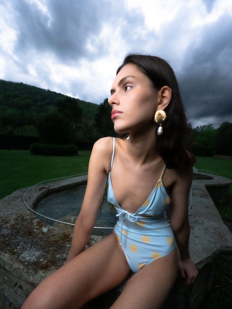 Illusion Sun-Printed Blue Swimsuit accesorios