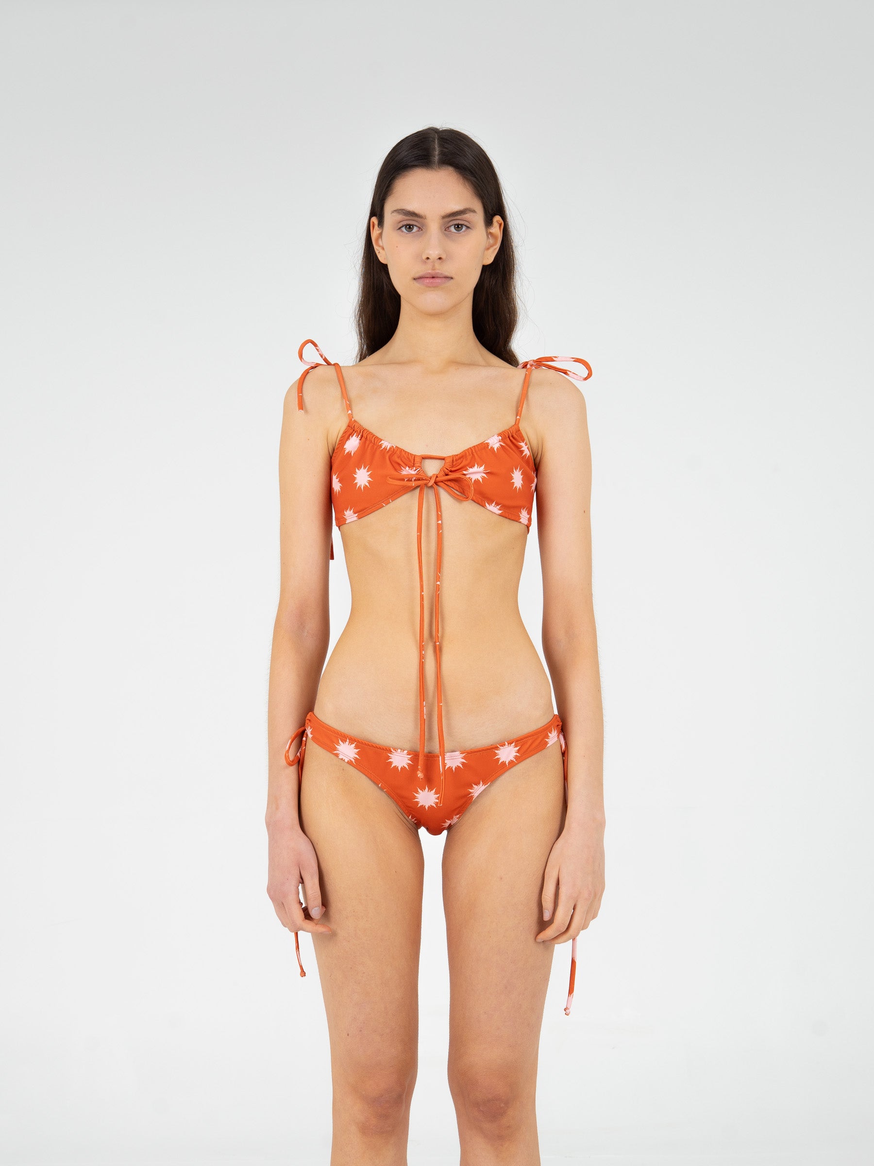 Illusion Sun-Printed Red Bikini Top accesorios