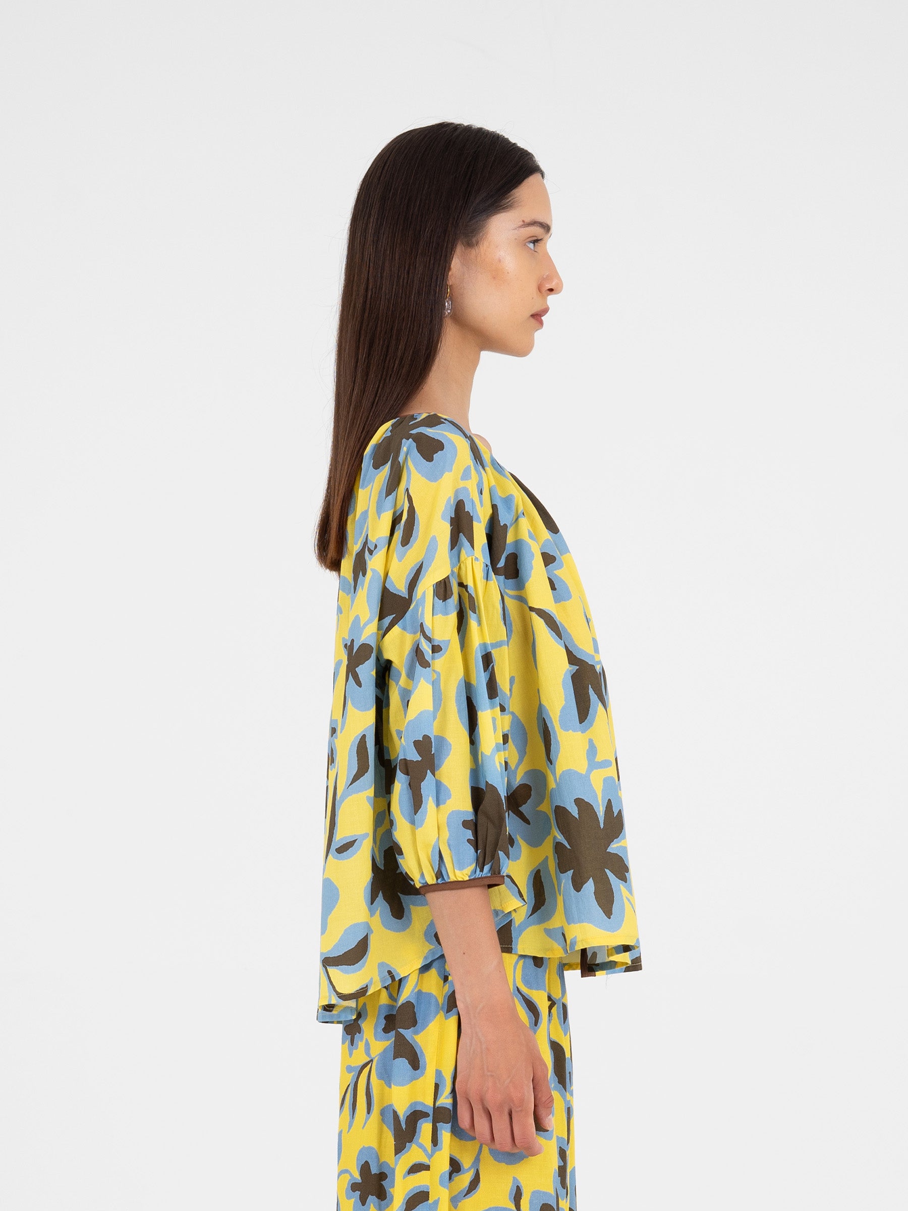 Lagoon Yellow Floral Print Top camisas y camisetas