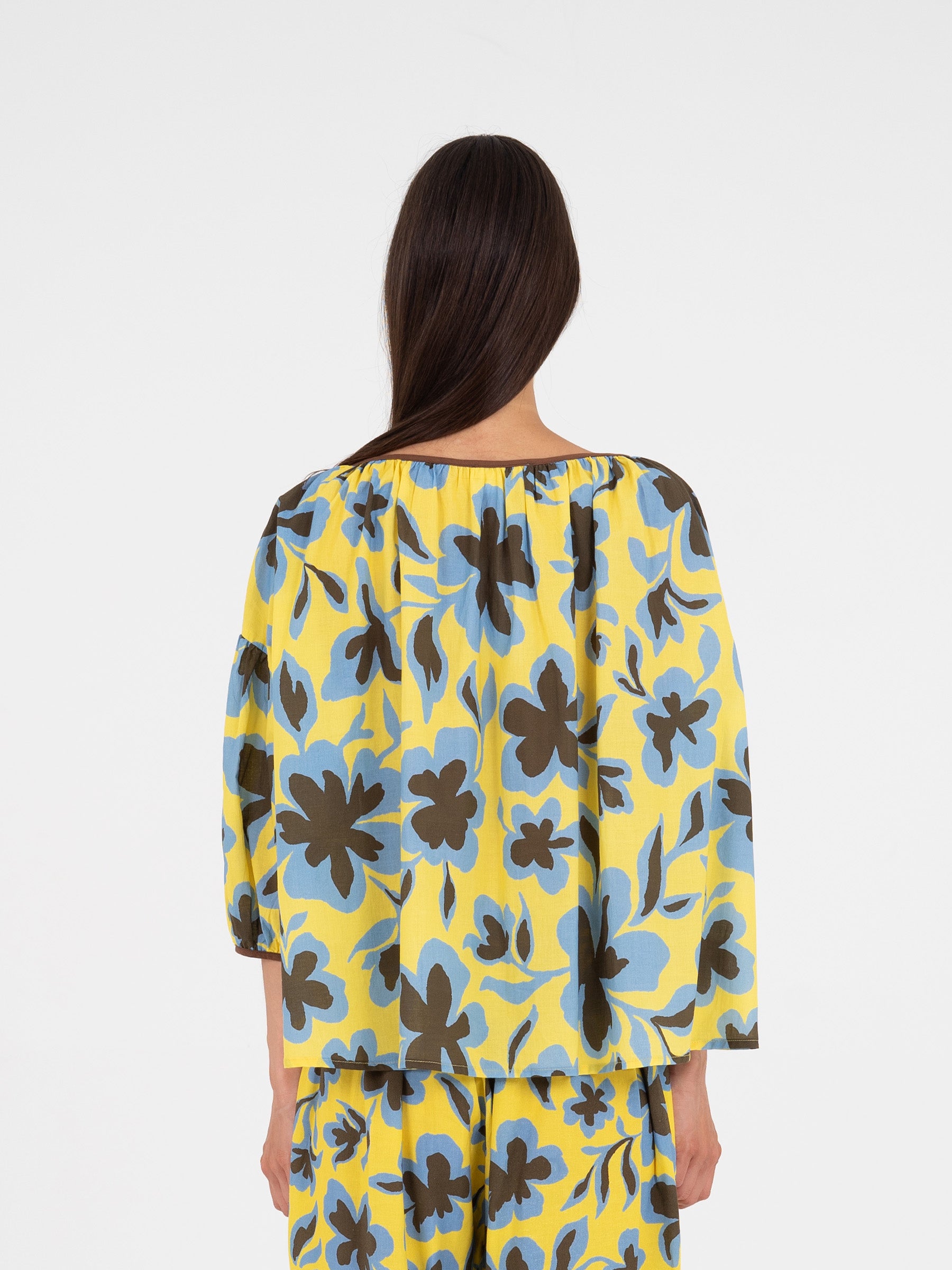 Lagoon Yellow Floral Print Top camisas y camisetas