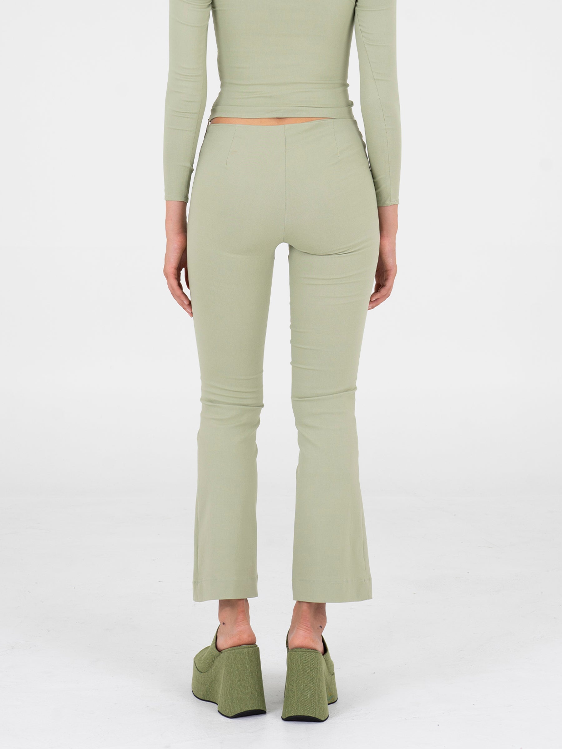 Light pants camisas y camisetas