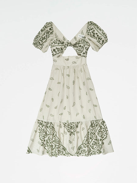 Elegant green paisley print maxi dress | CARMEN SAYS Elegant green paisley print maxi dress | CARMEN SAYS