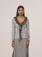 Completa tu look con New Blue Polka Dot Blouse