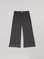 Completa tu look con Night Noctis Brown Polka Dot Pants