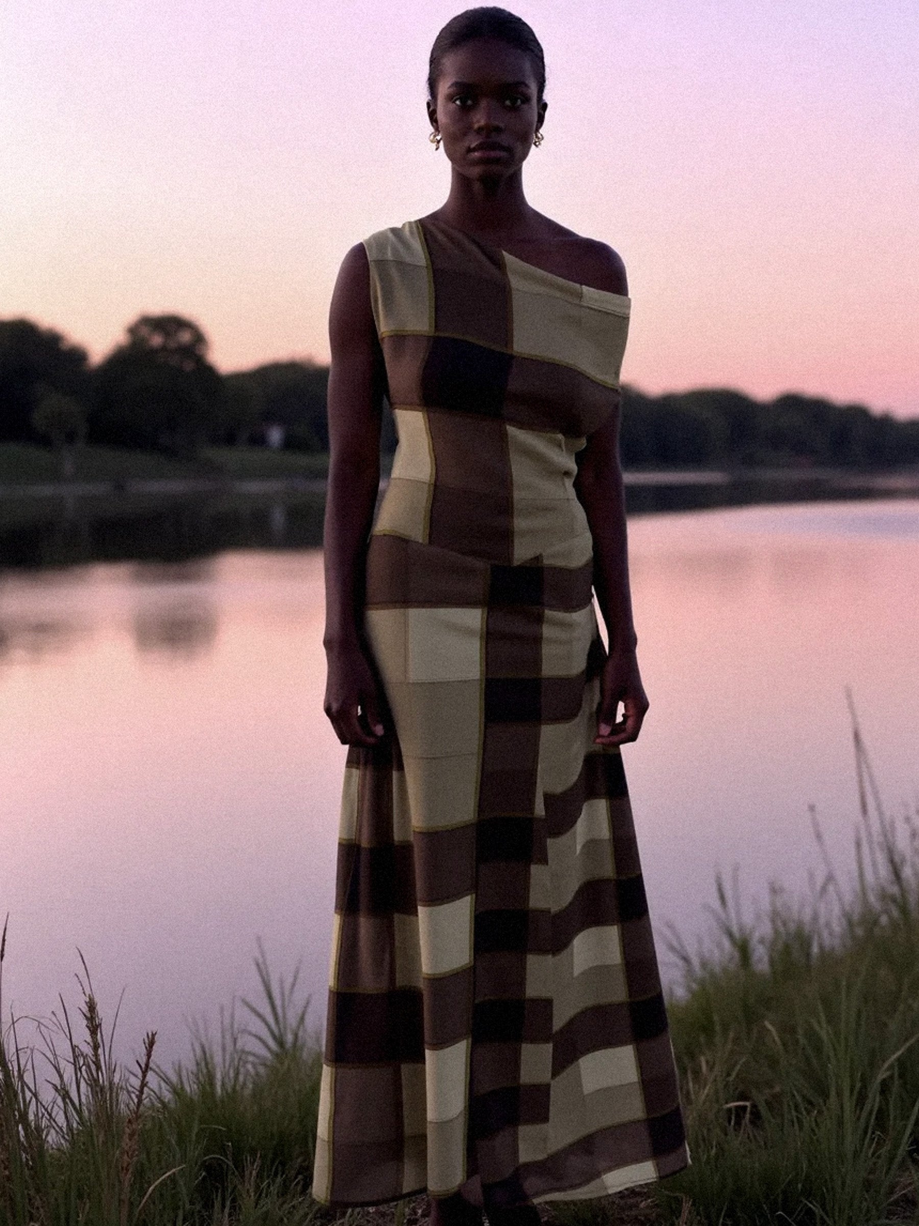 Long asymmetrical green and brown checkered dress Long asymmetrical green and brown checkered dress