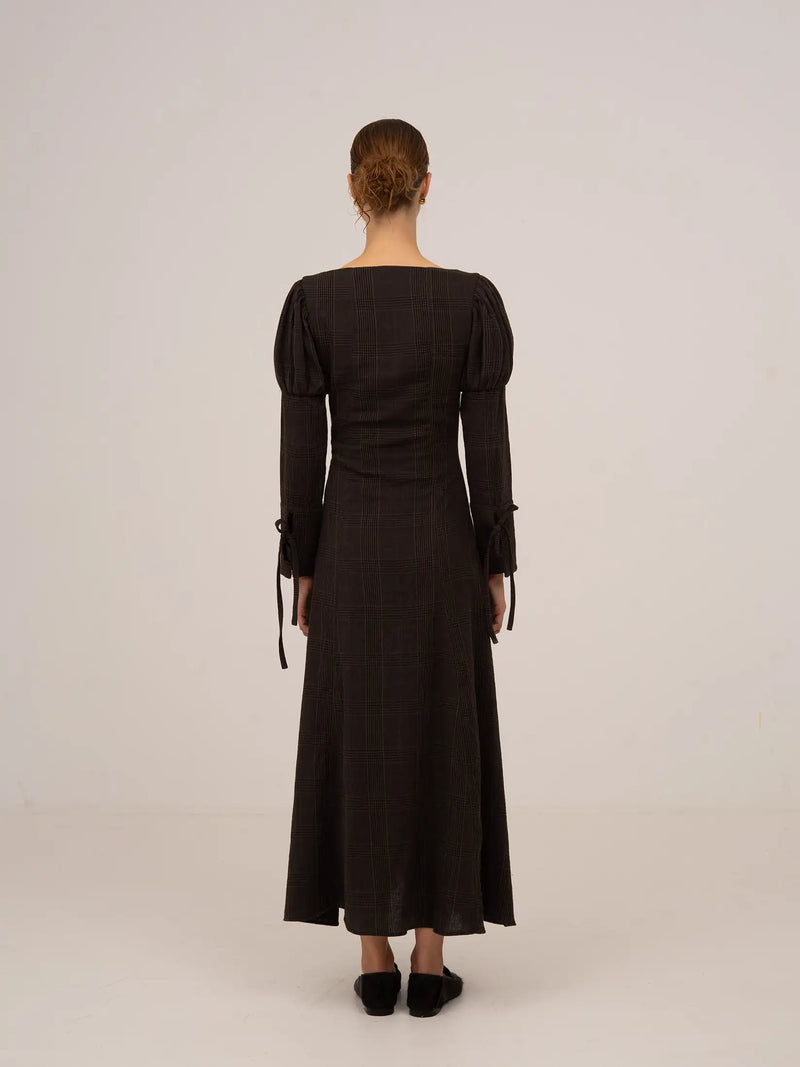 Vestido maxi de cuadros marrones Rush