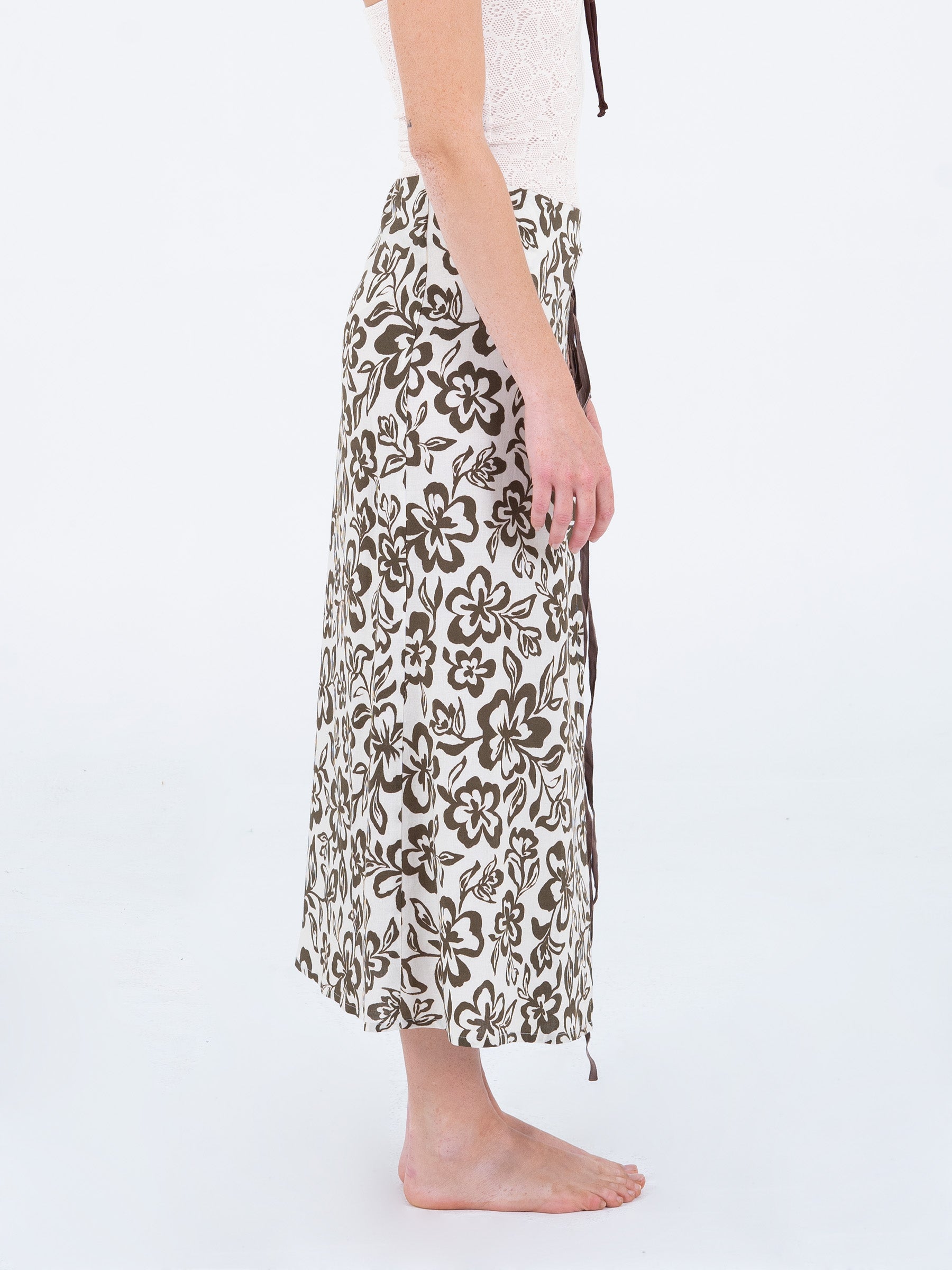 Seashell Brown Floral Print Skirt pantalones