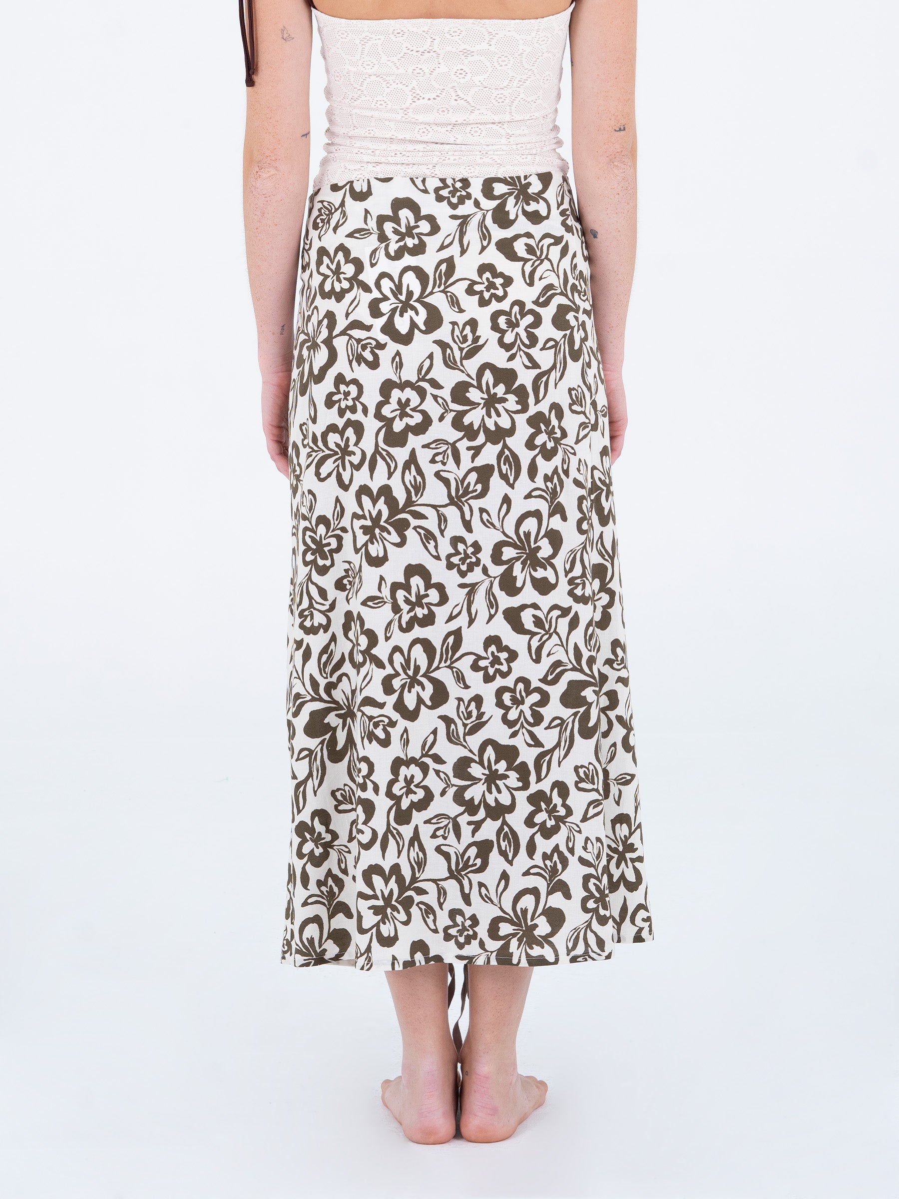 Seashell Brown Floral Print Skirt pantalones