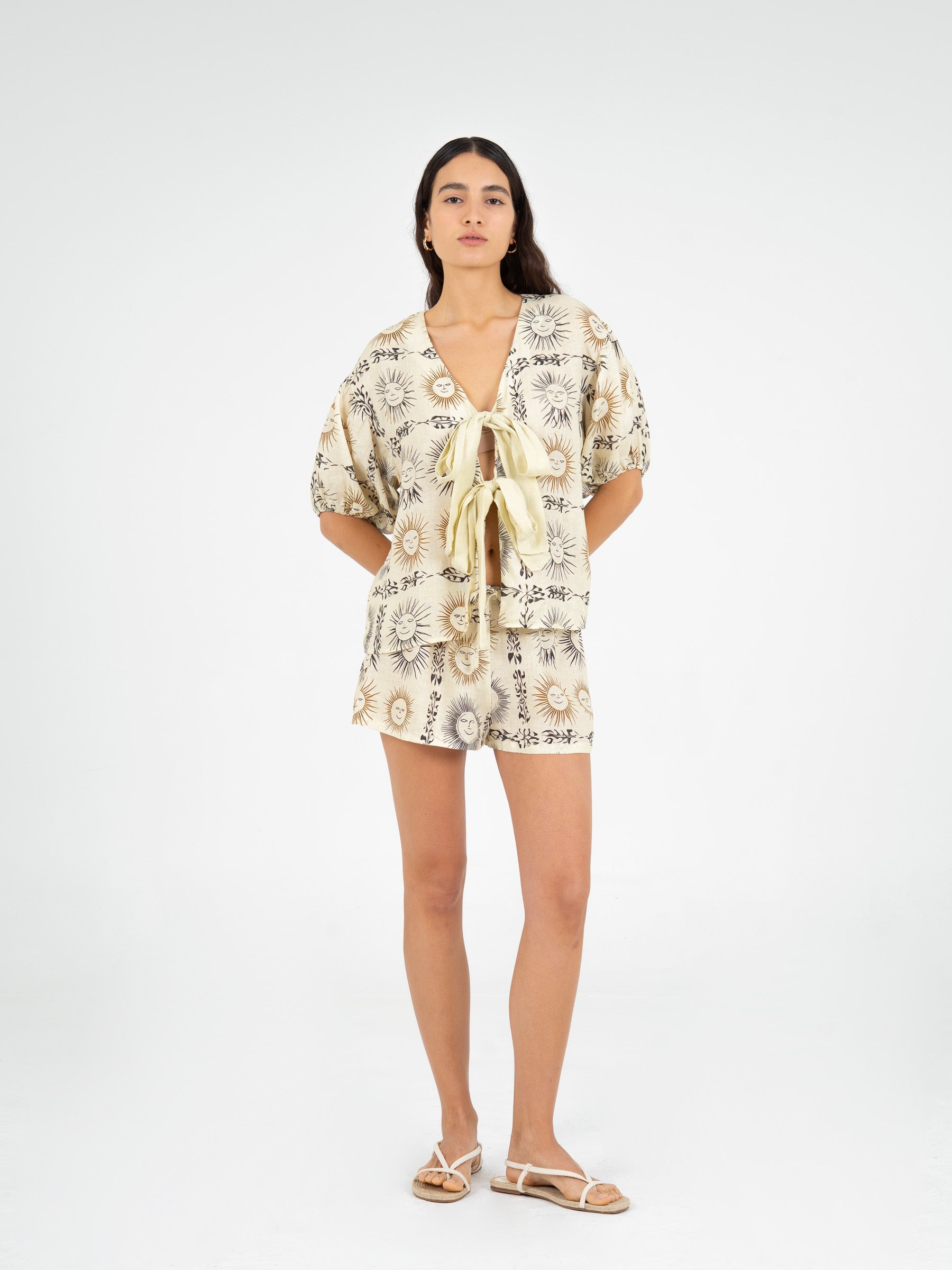 Soleil Spirit Sun-Printed Shorts pantalones