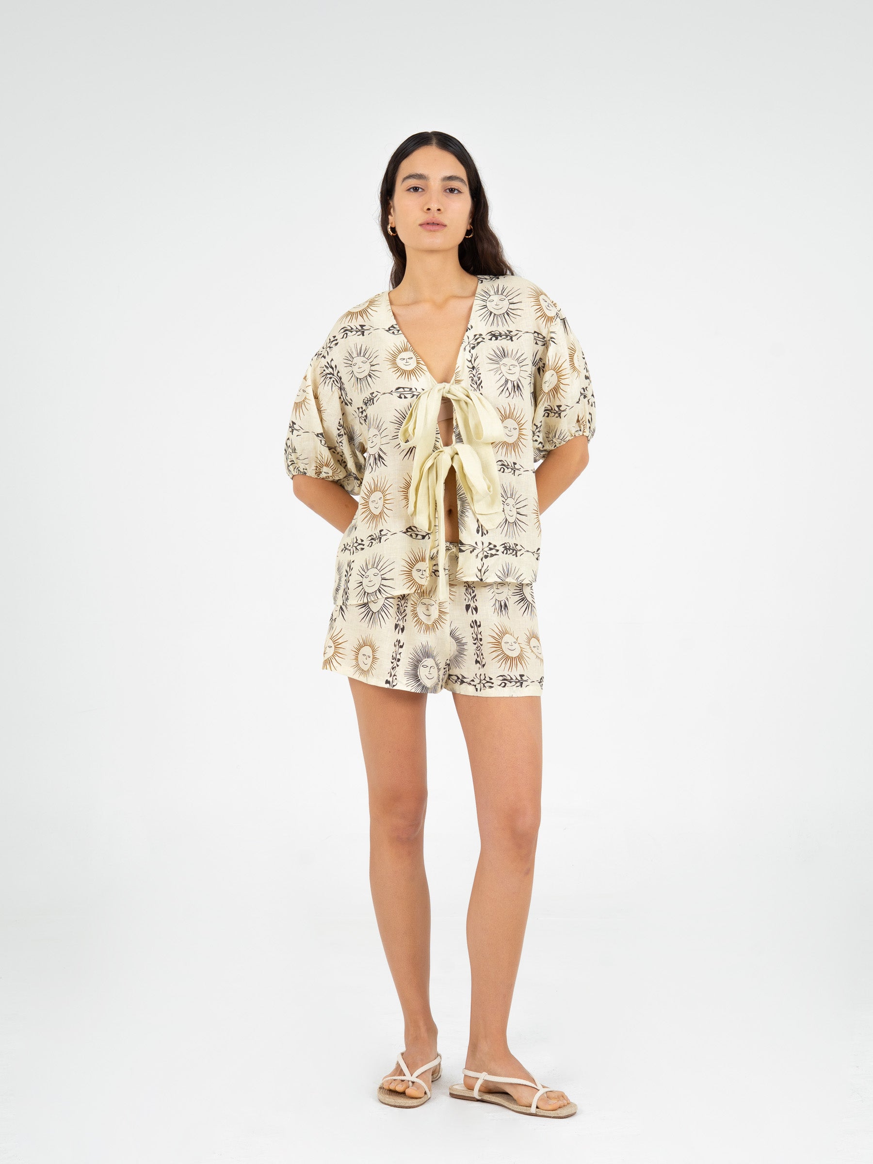 Soleil Spirit Sun-Printed Top camisas y camisetas