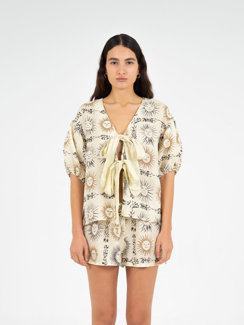 Soleil Spirit Sun-Printed Top camisas y camisetas