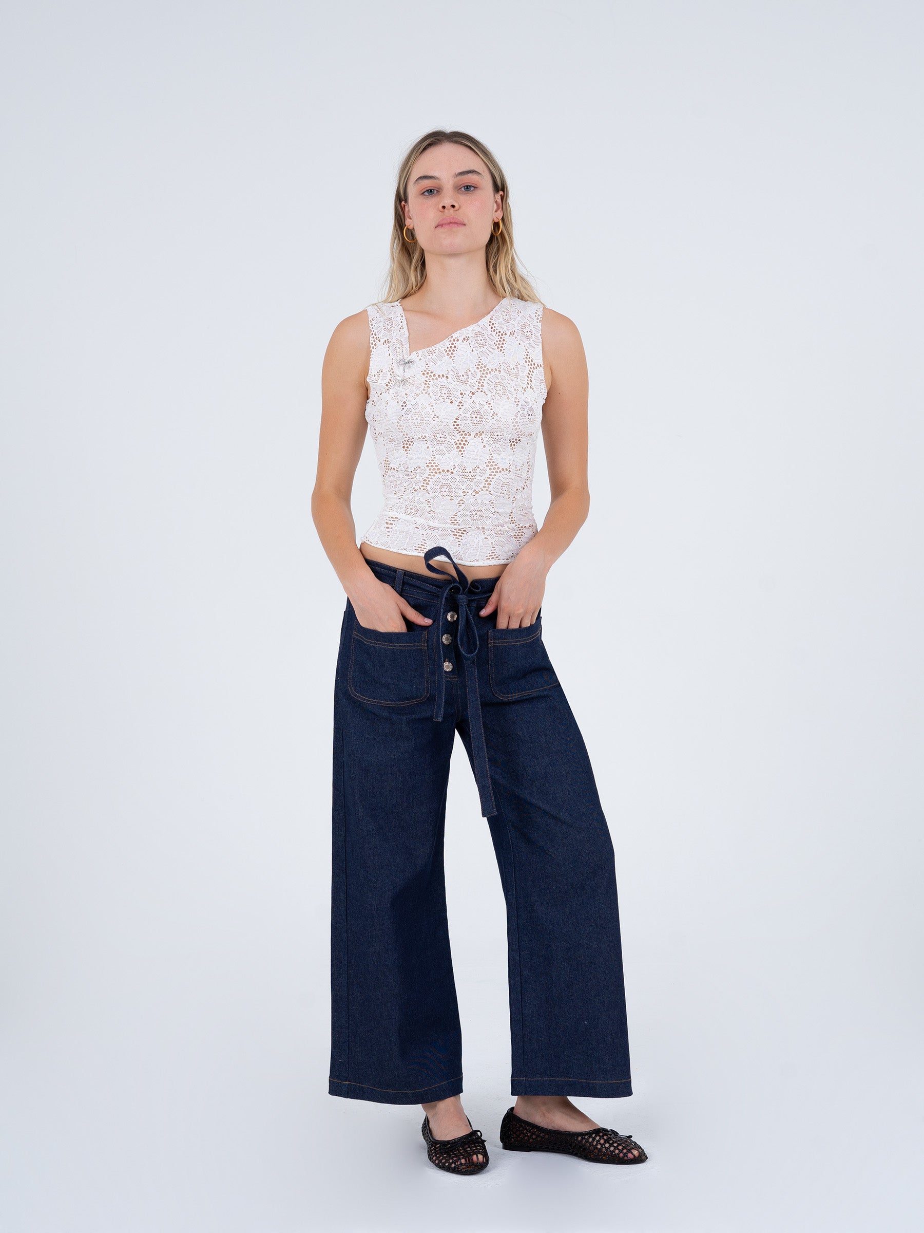 Sparkly White Lace Top camisas y camisetas