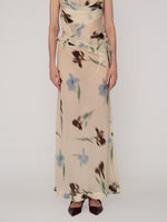 Completa tu look con Summer Floral Print Ice Skirt