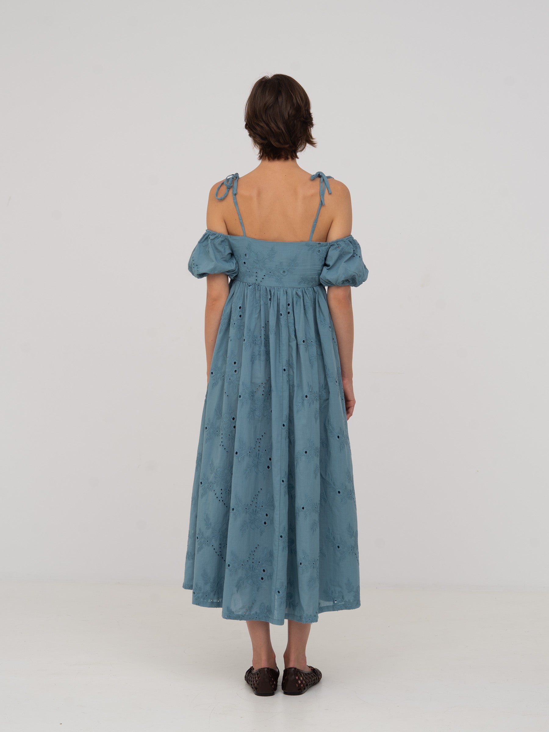 Vera Embroidered Blue Maxi Dress vestidos