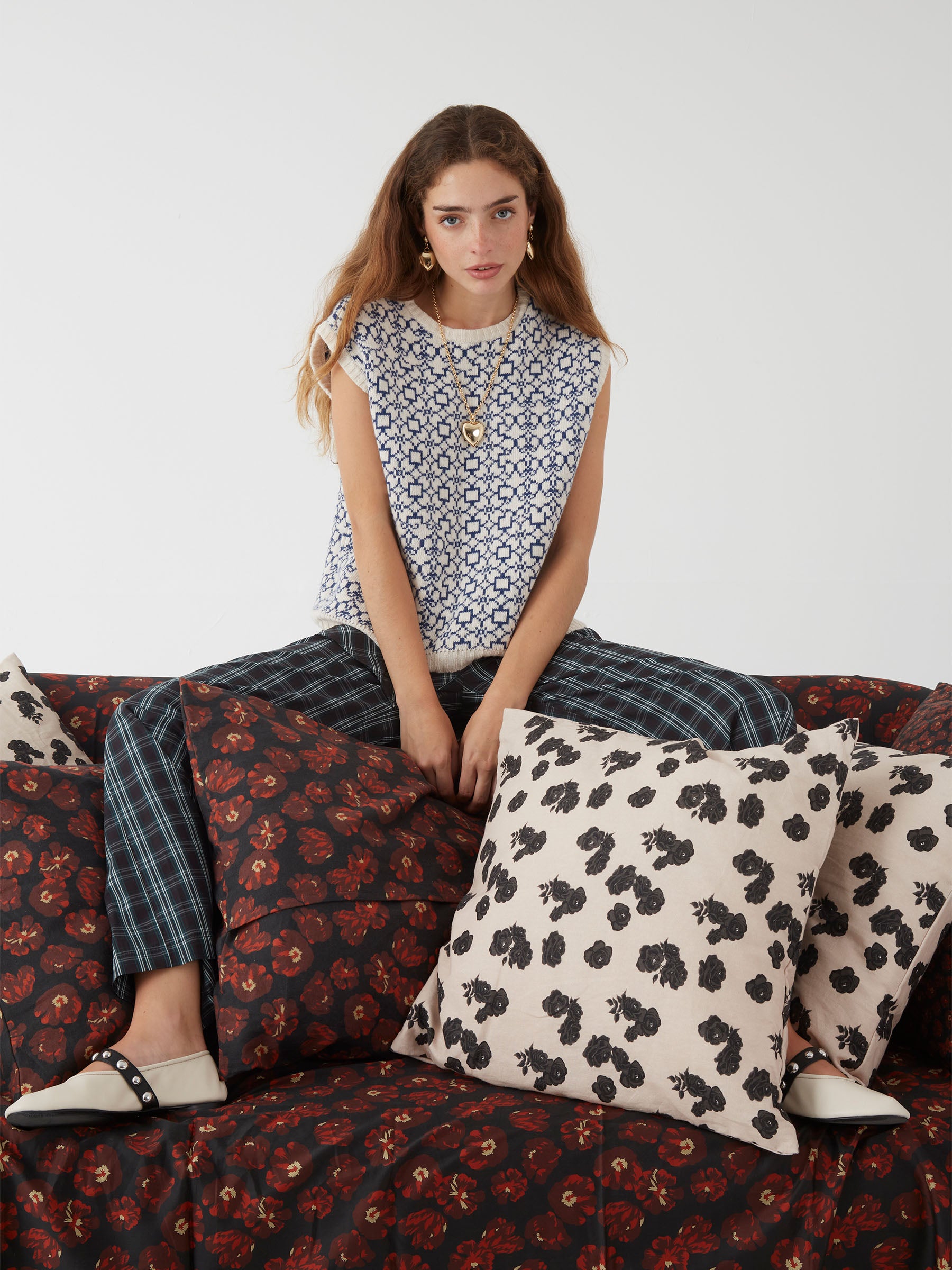 Whisper Blue and White Jacquard Vest camisas y camisetas