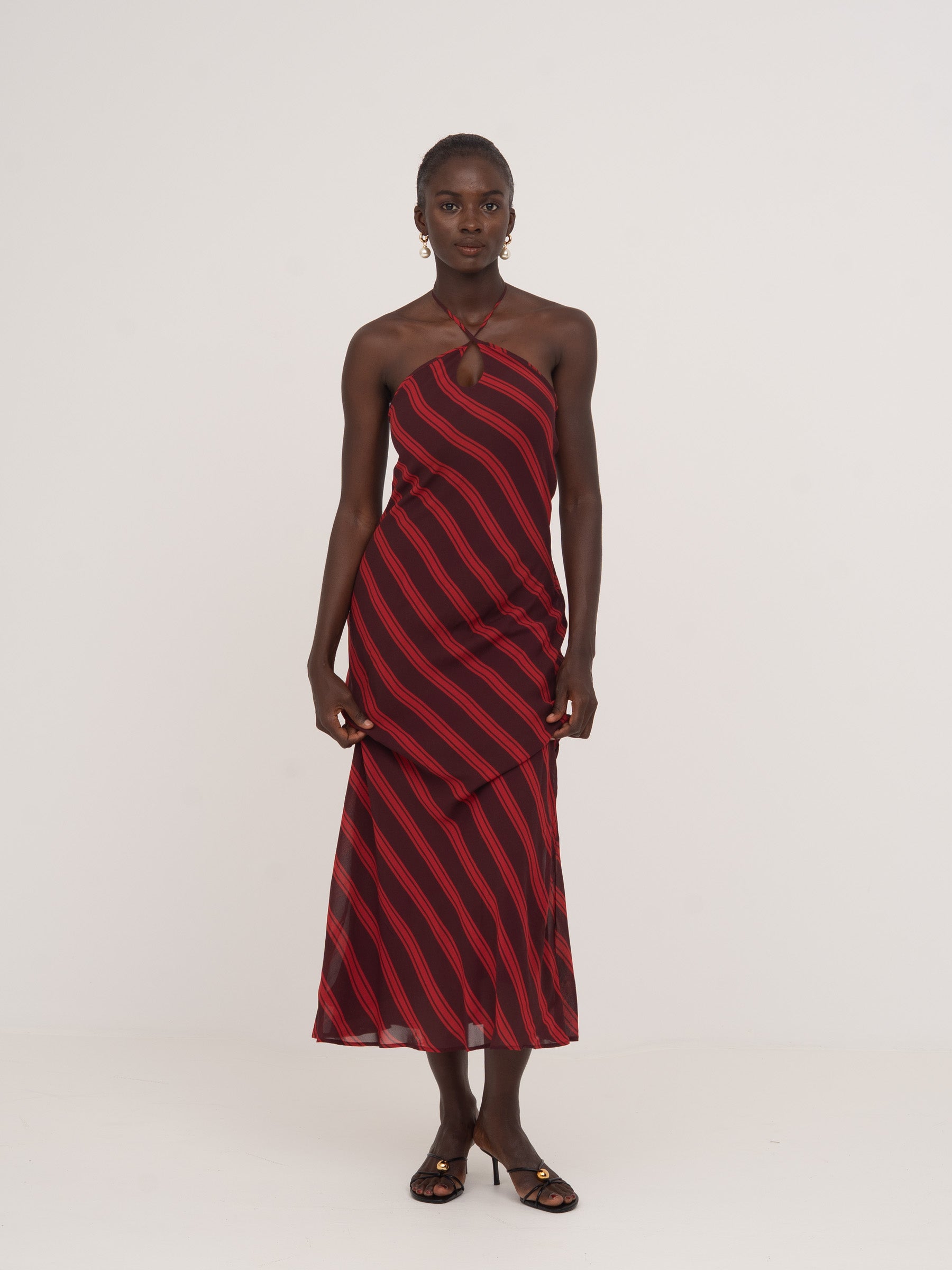 Long burgundy and red striped dress with a bow at the back | CARMEN SAYS Long burgundy and red striped dress with a bow at the back | CARMEN SAYS